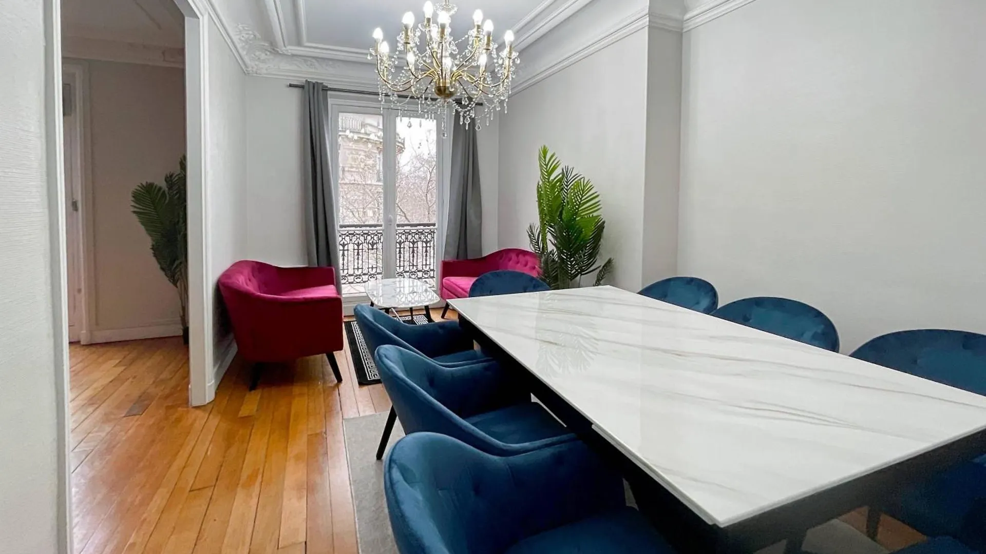 Luxury Flat & Eiffel Tower View Daire Paris Pansiyon