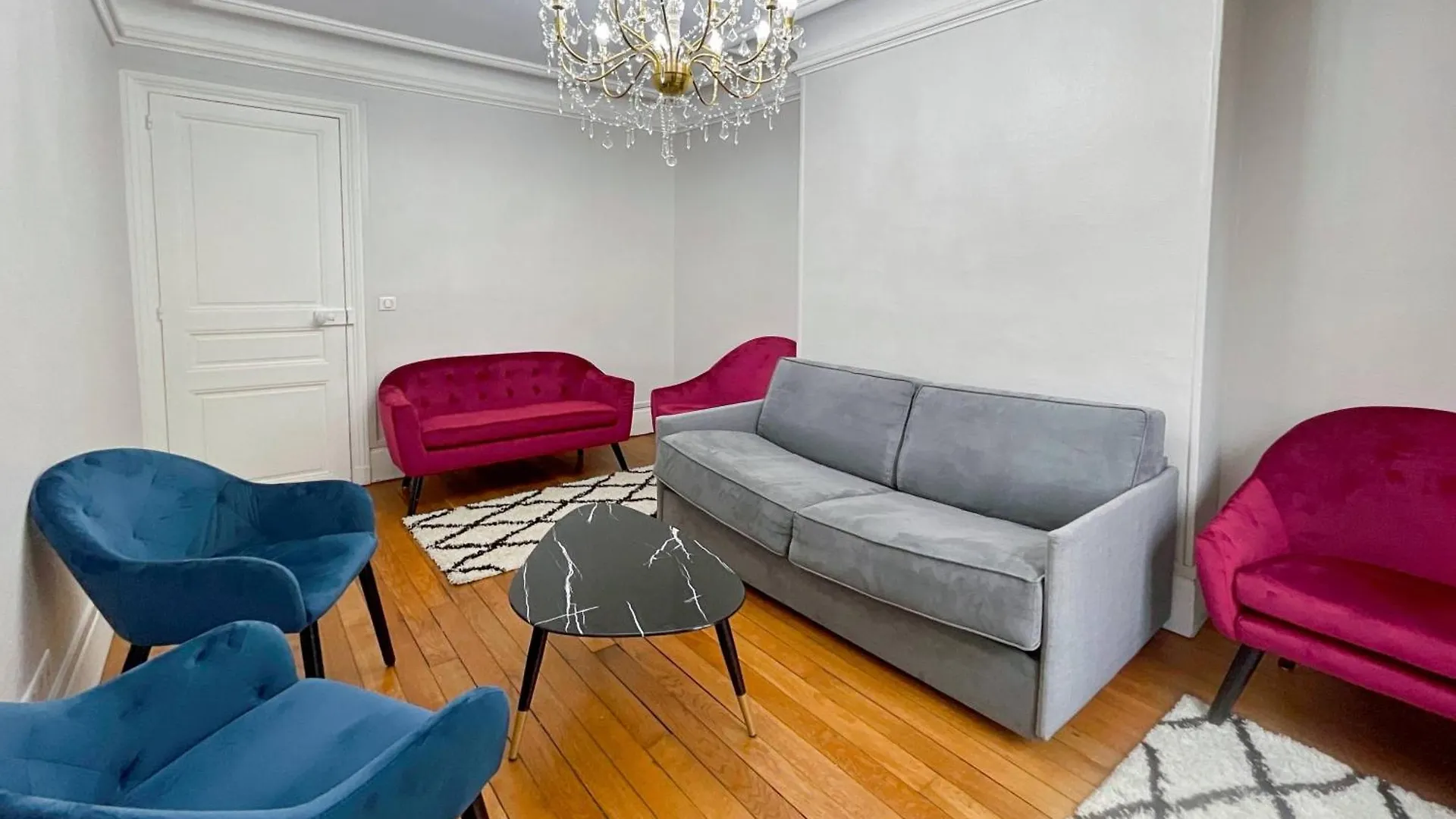 Luxury Flat & Eiffel Tower View Daire Paris 0*,